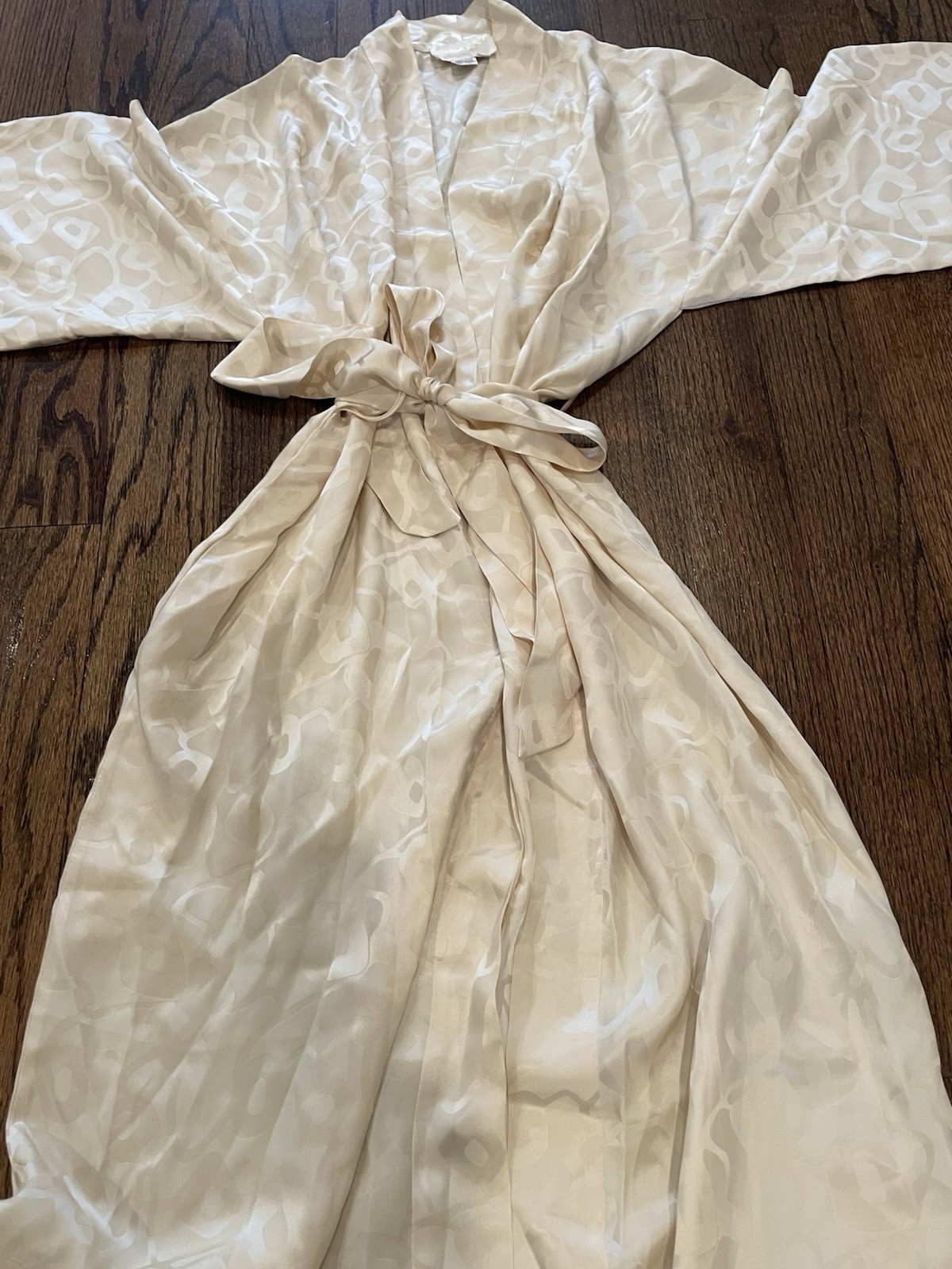 Vintage Robe 100% Silk Cream Beige Patterned Hong Kong FOUR SEASONS OS Luxury