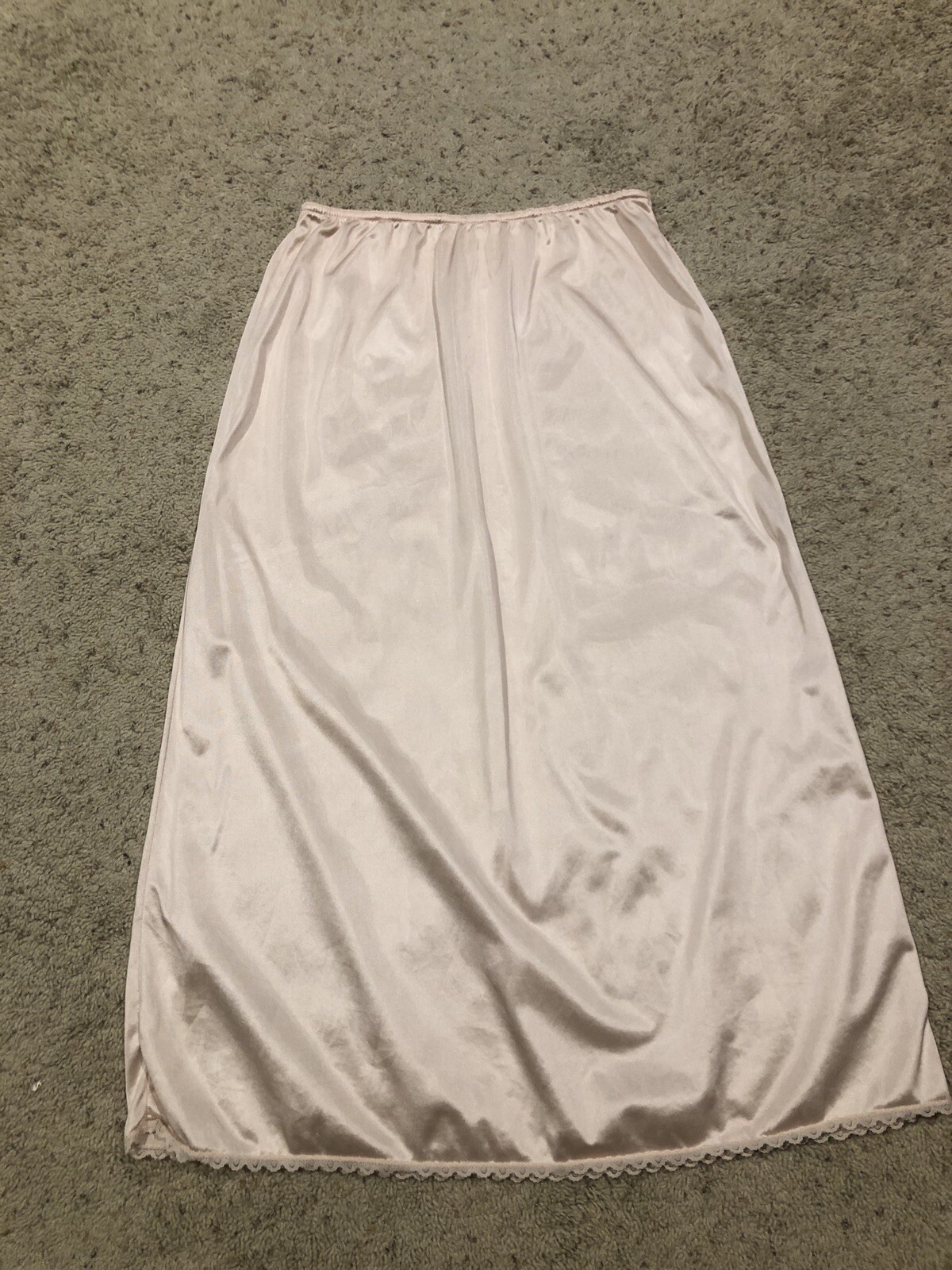 Vintage WARNER size Large 32&Prime; Long Half Slip #55300 Champagne-Beige Z22
