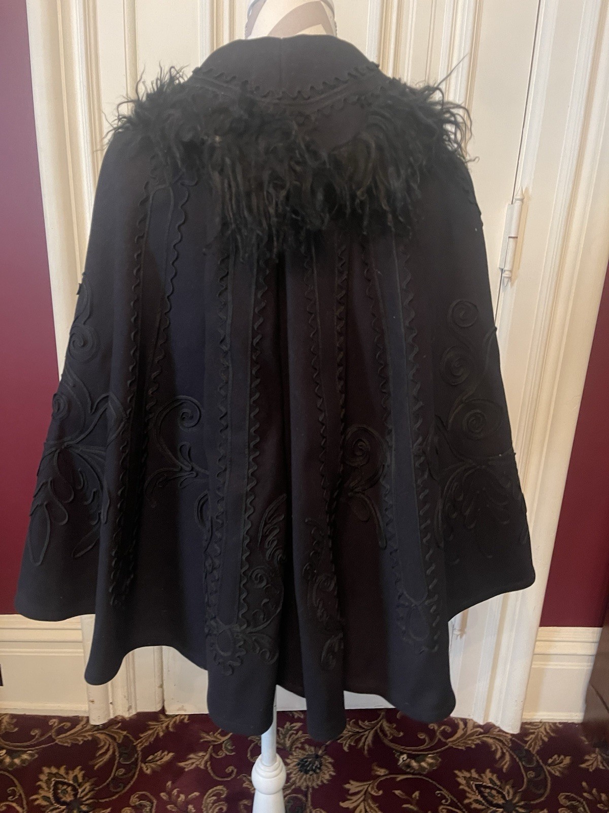 Antique Black Victorian Heavy Wool Cape Soutache Embroidery Feather Collar