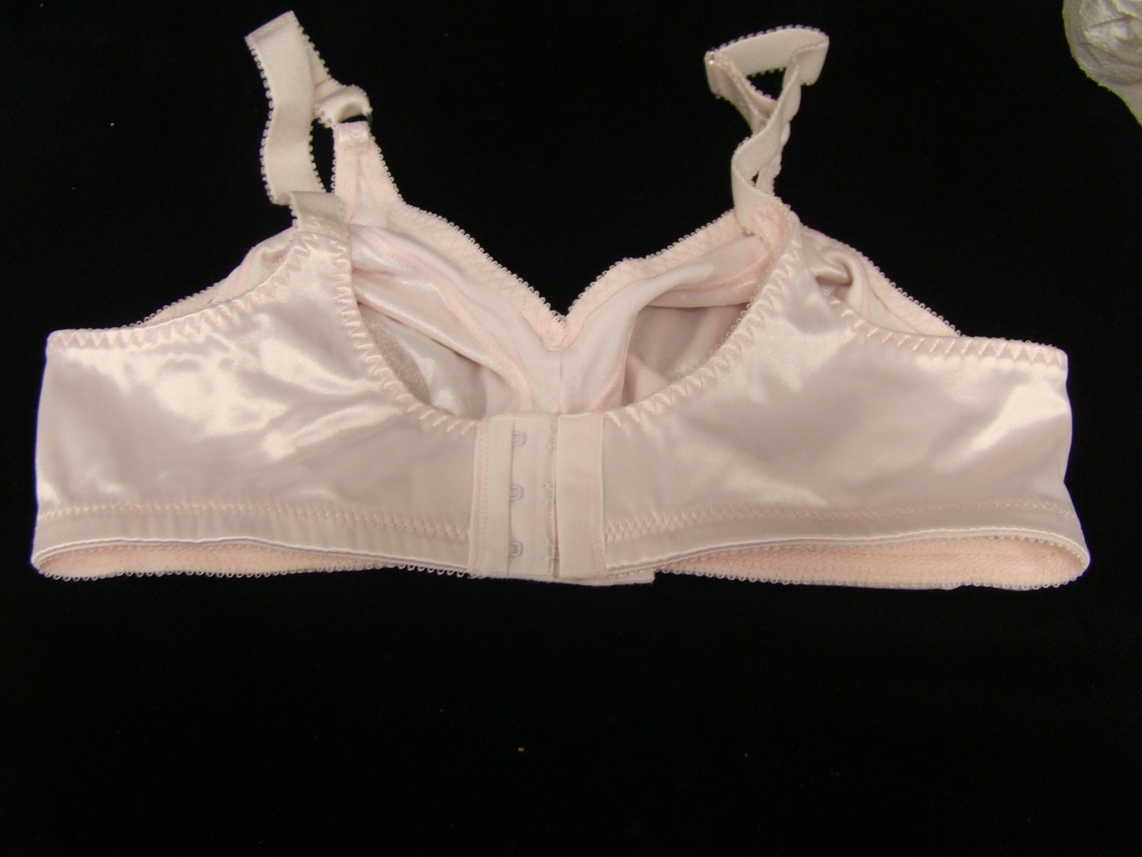 Bali 3820 Pink Bra – Size 38B – Cool Comfort/Classic Support – Pre-Owned
