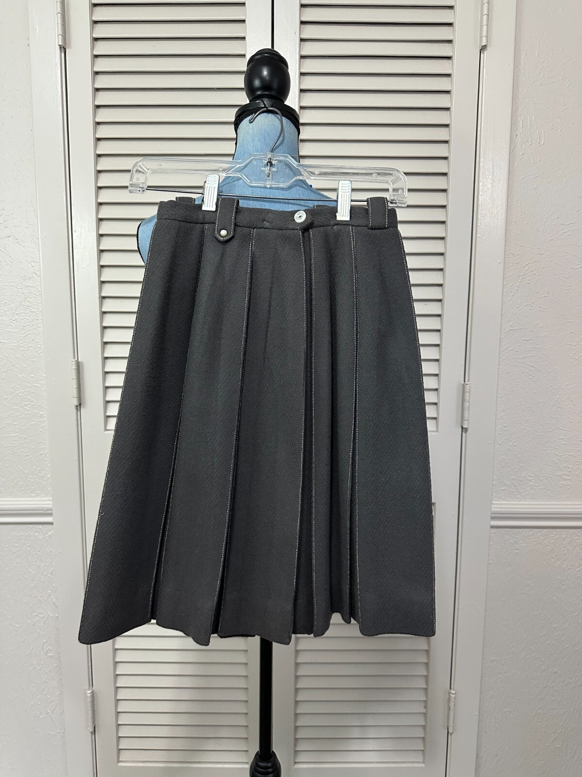 Vintage 60&rsquo;s/70&rsquo;s Petti Glen Junior Apparel Gray Felt Pleated Mini Skirt 22&Prime;