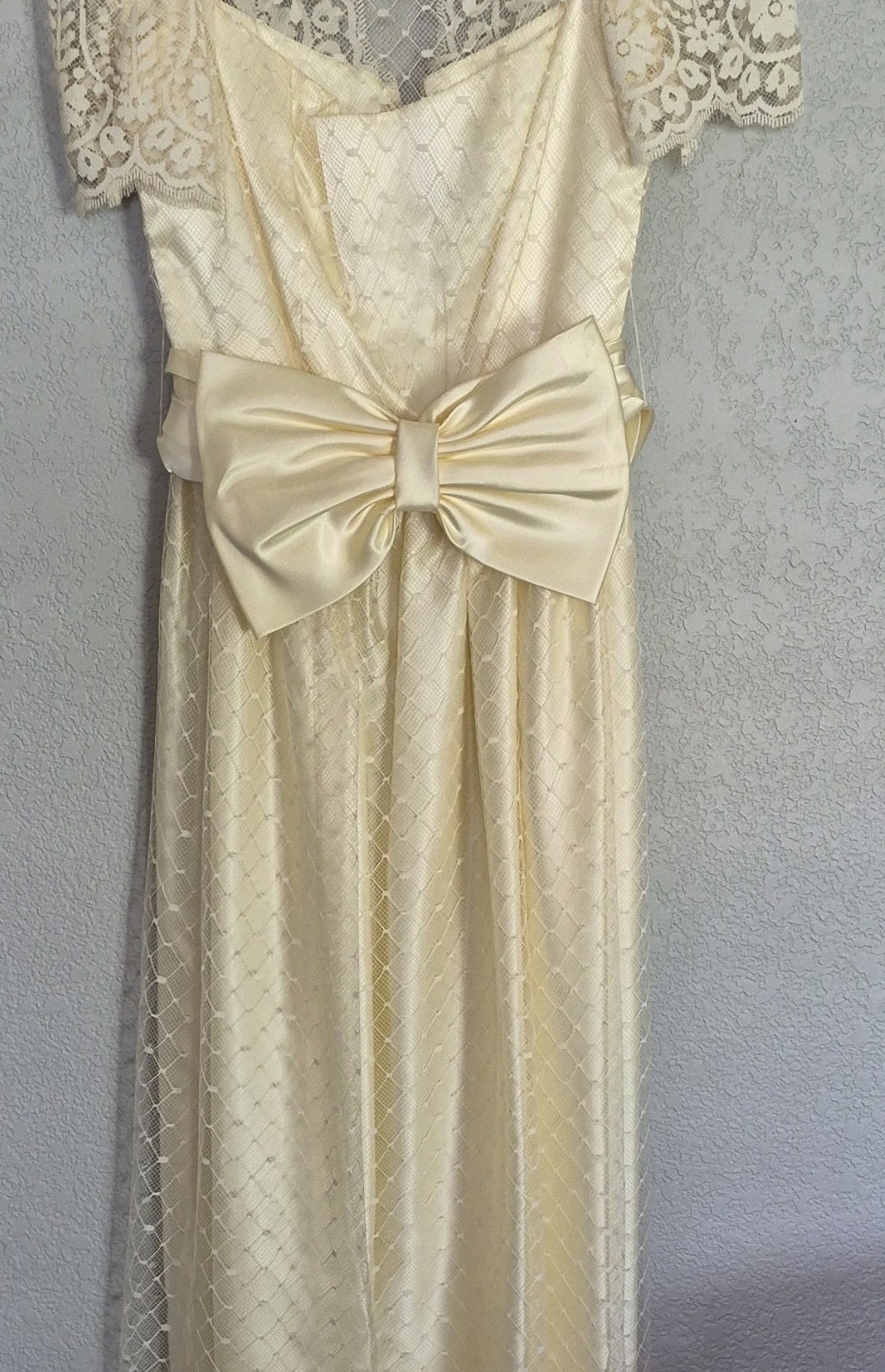Vintage 1980&rsquo;s Ivory and Lace Dress with Satin Bow. Size Small. Wedding Dress?