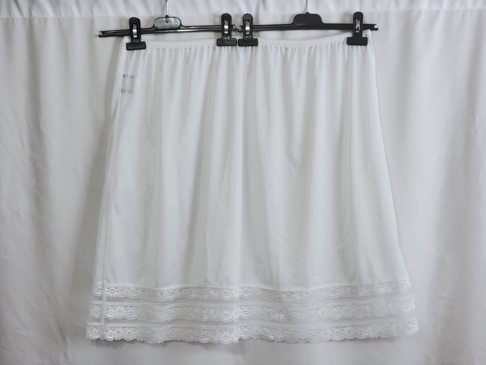 VINTAGE METROPOLITAN HALF SLIP WHITE NYLON LACE TRIM PLUS SIZE 4X LENGTH 25.5&Prime;