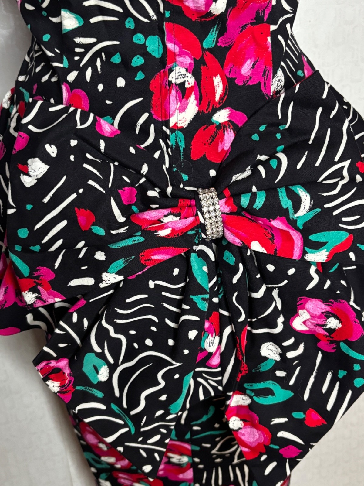 VTG 90&rsquo;S R&K BLACK&PINK GRAPHIC FLORAL STRAPLESS PEPLUM BACK BOW PARTY DRESS*M