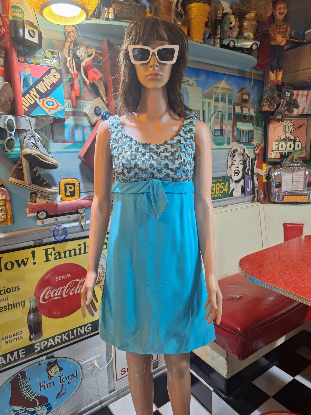 True VTG Mid-century 1960s Turquoise Cocktail Party Dress Sequins XS Empire Lace