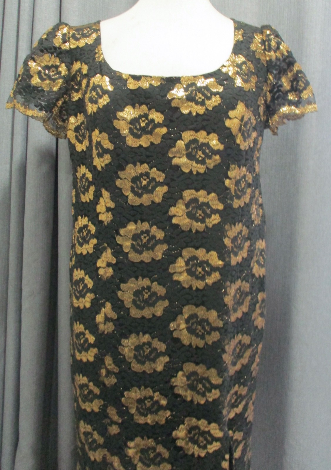 GORGEOUS VINTAGE DRESS 100% POLYESTER IN FLORAL LACE PRINT BLACK & GOLD X-LARGE!