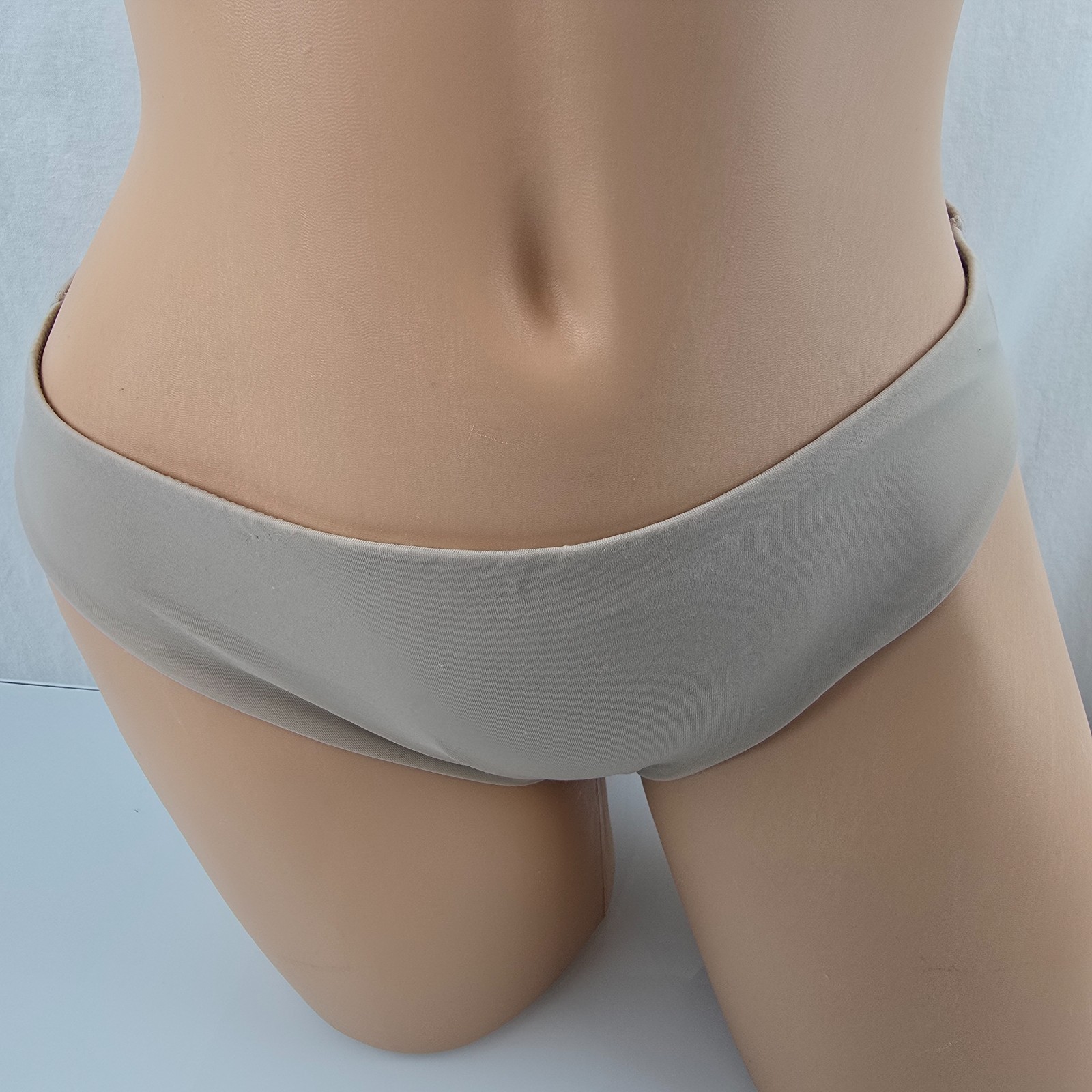 Vintage Gilligan & O&rsquo;Malley Hipster Microfiber Panties Silky 6 M Taupe READ