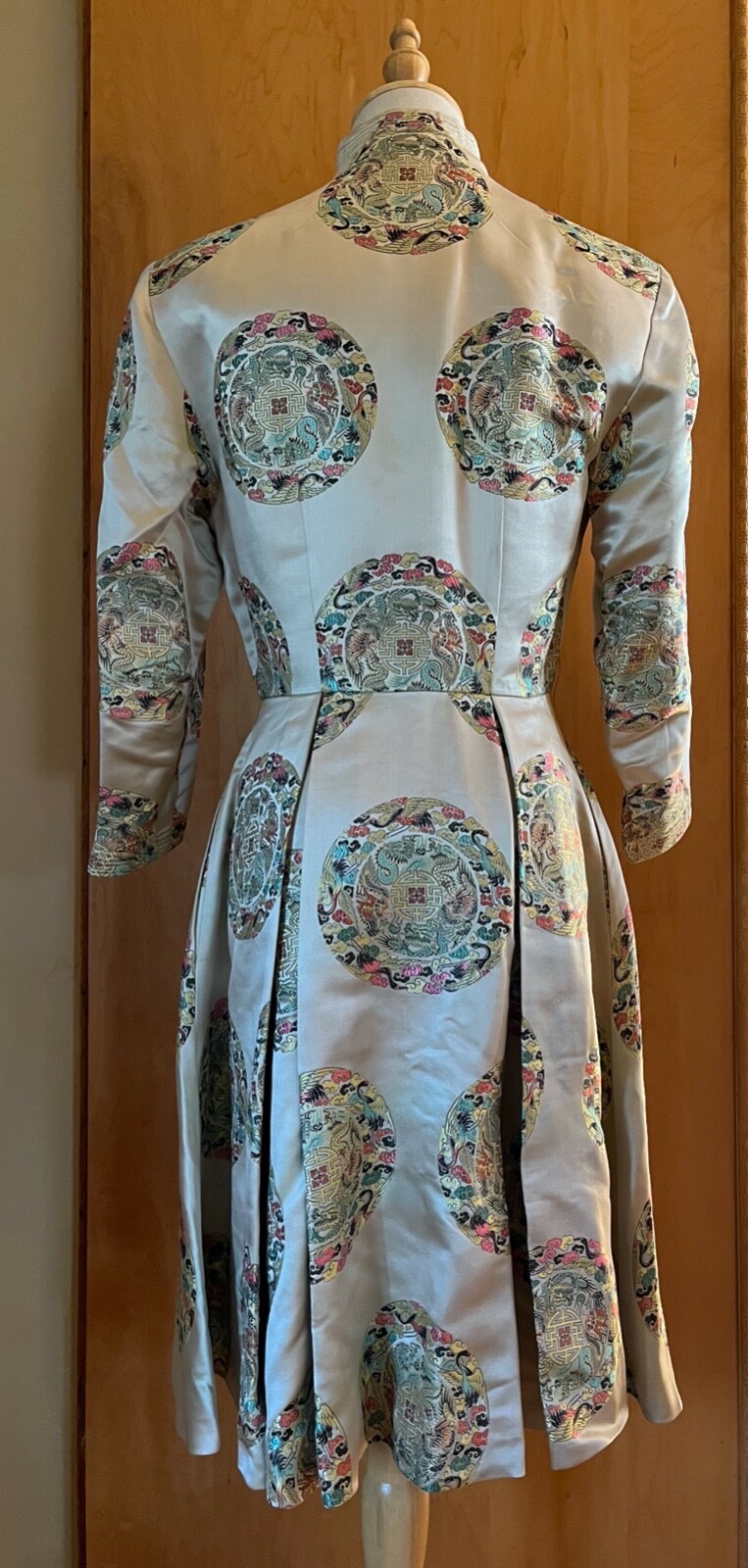 WOMEN&rsquo;S VINTAGE DYNASTY HONG KONG CHINESE SILK BROCADE DRESS COAT JACKET XS / S