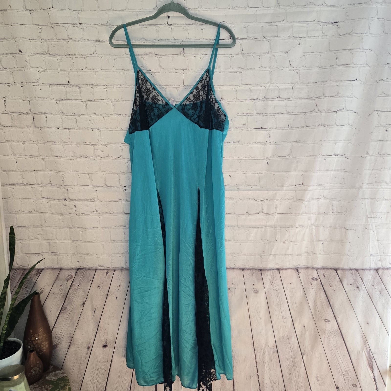 American vintage Silky Nylon Full Sweep Nightgown Lace Panel Slip Dress Gown L