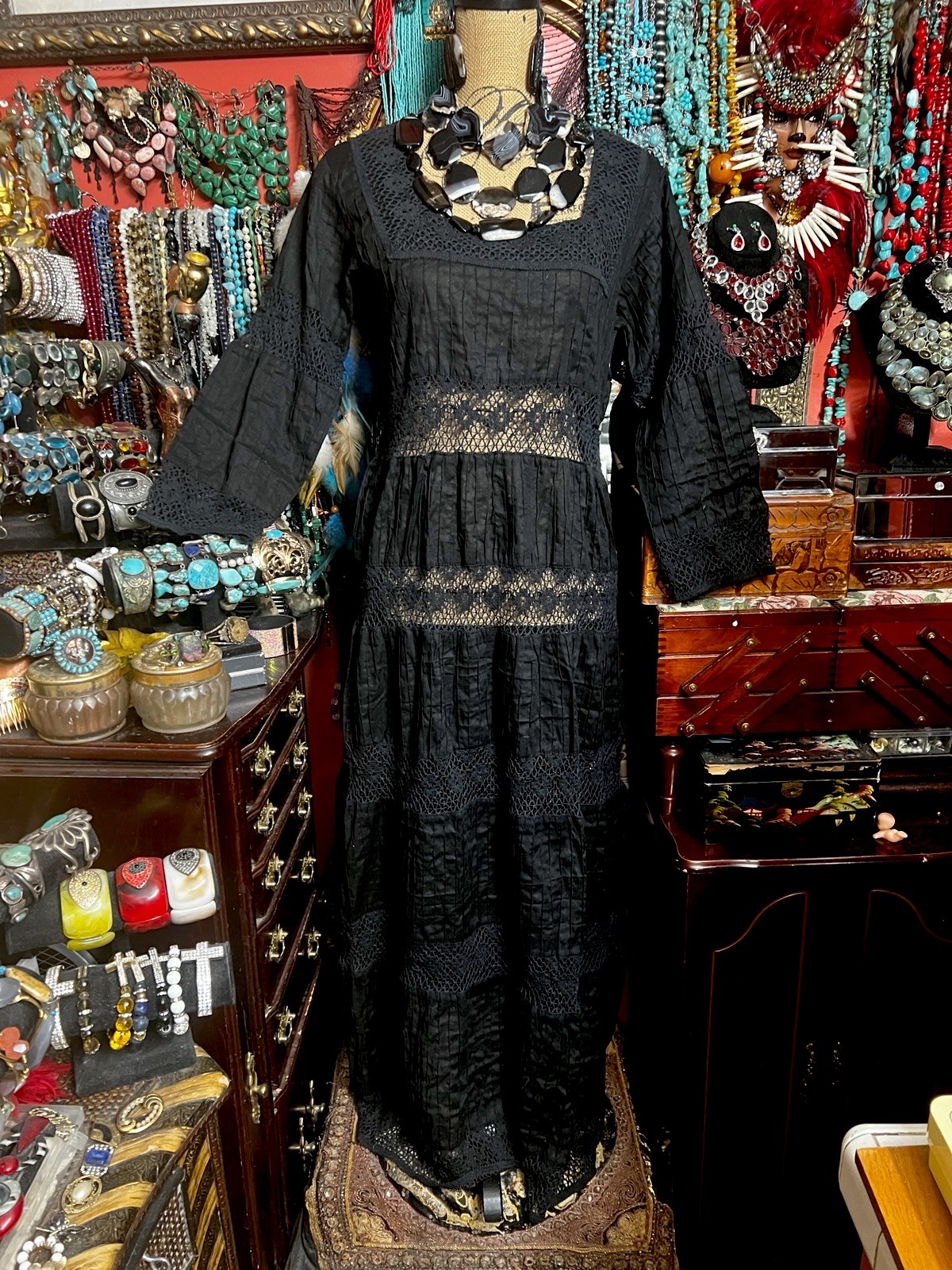 GORGEOUS VINTAGE MEXICAN BLACK PINTUCK WITH LACE TRIM WEDDING DRESS SIZE M