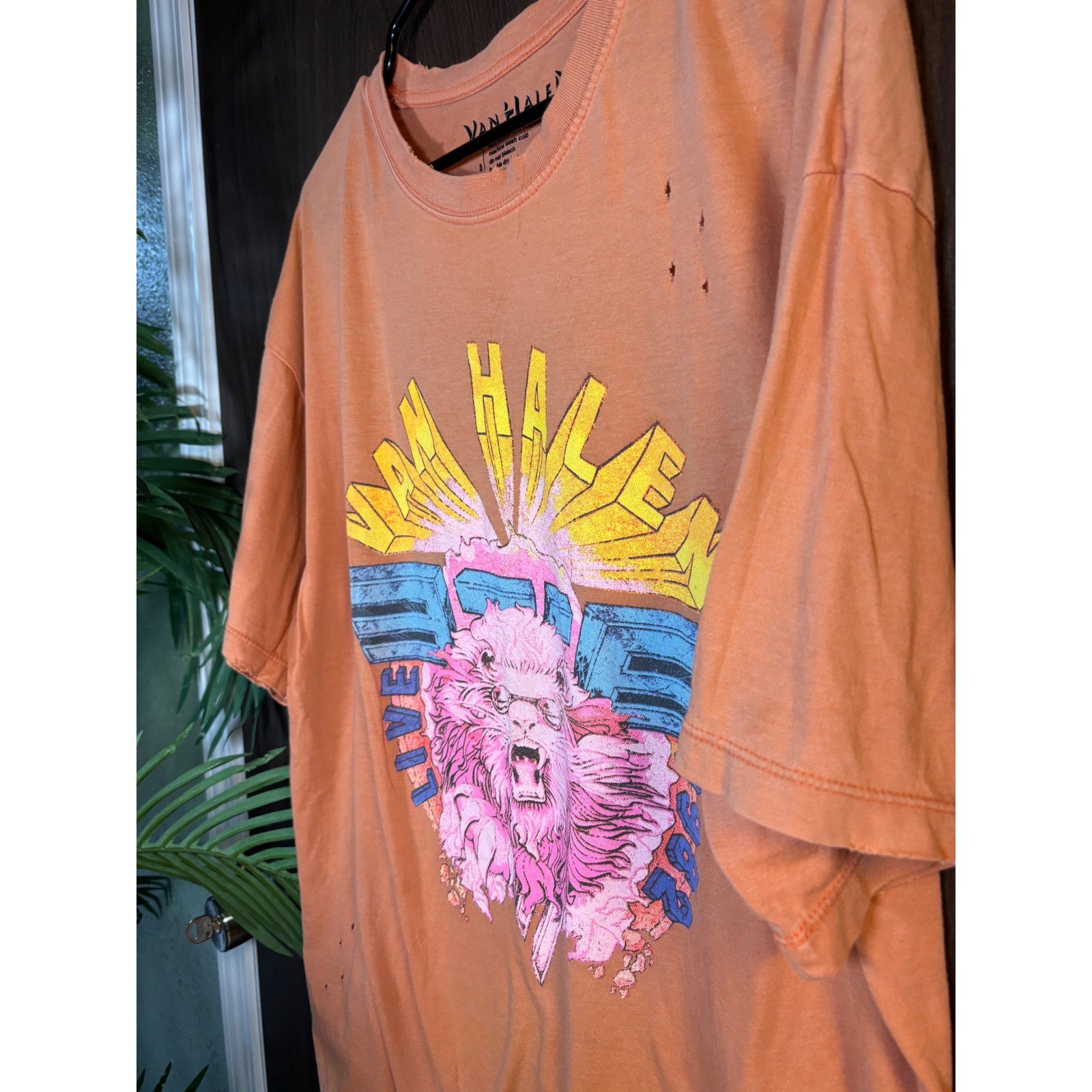 Van Halen 1982 Graphic Band Tee Distressed Orange T-Shirt Size Large