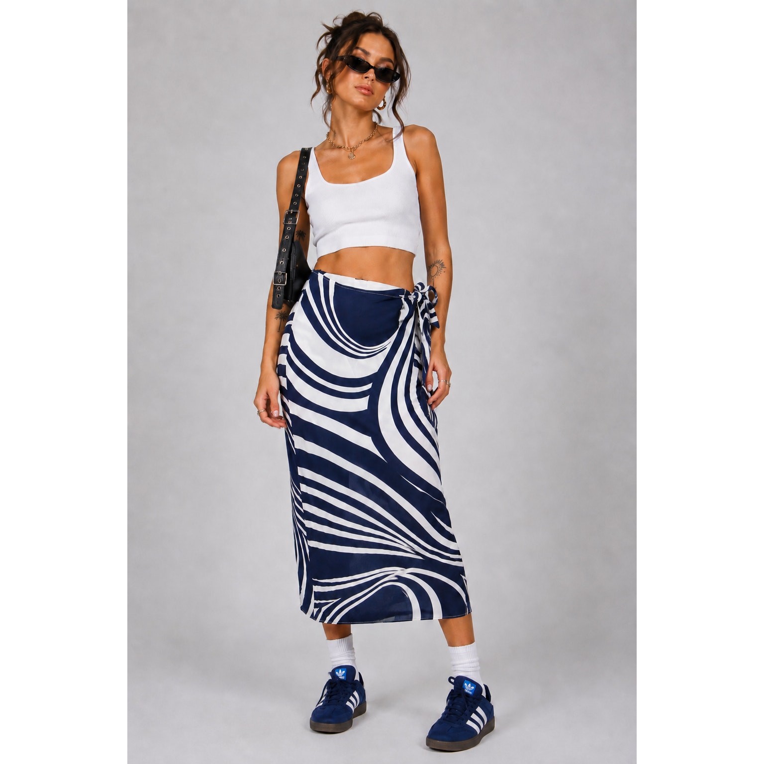 Vtg Judy Hornby Navy Blue White Abstract Wrap Sarong Midi Skirt Size 6 OpArt NEW