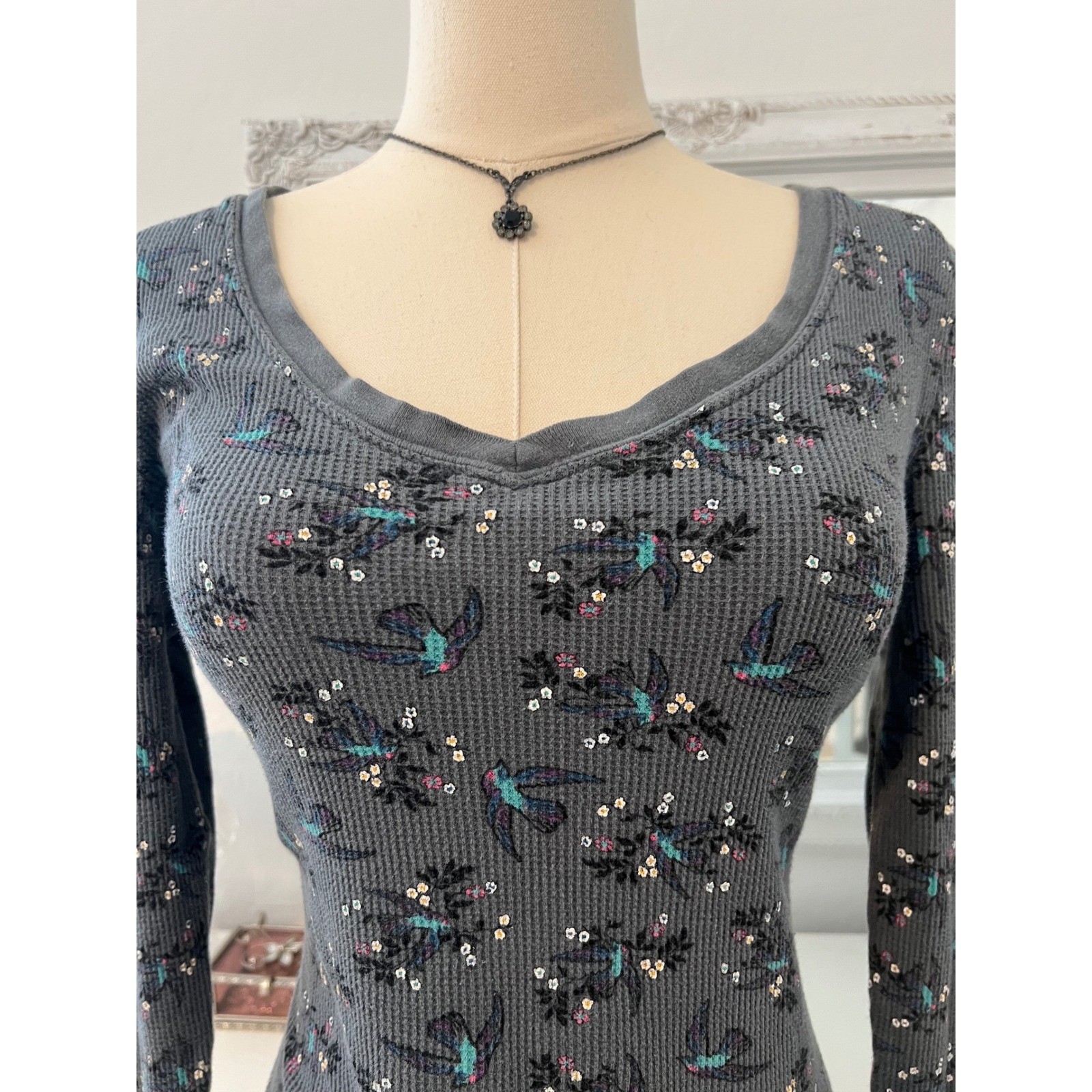 vintage floral hummingbird patterned thermal long sleeve top