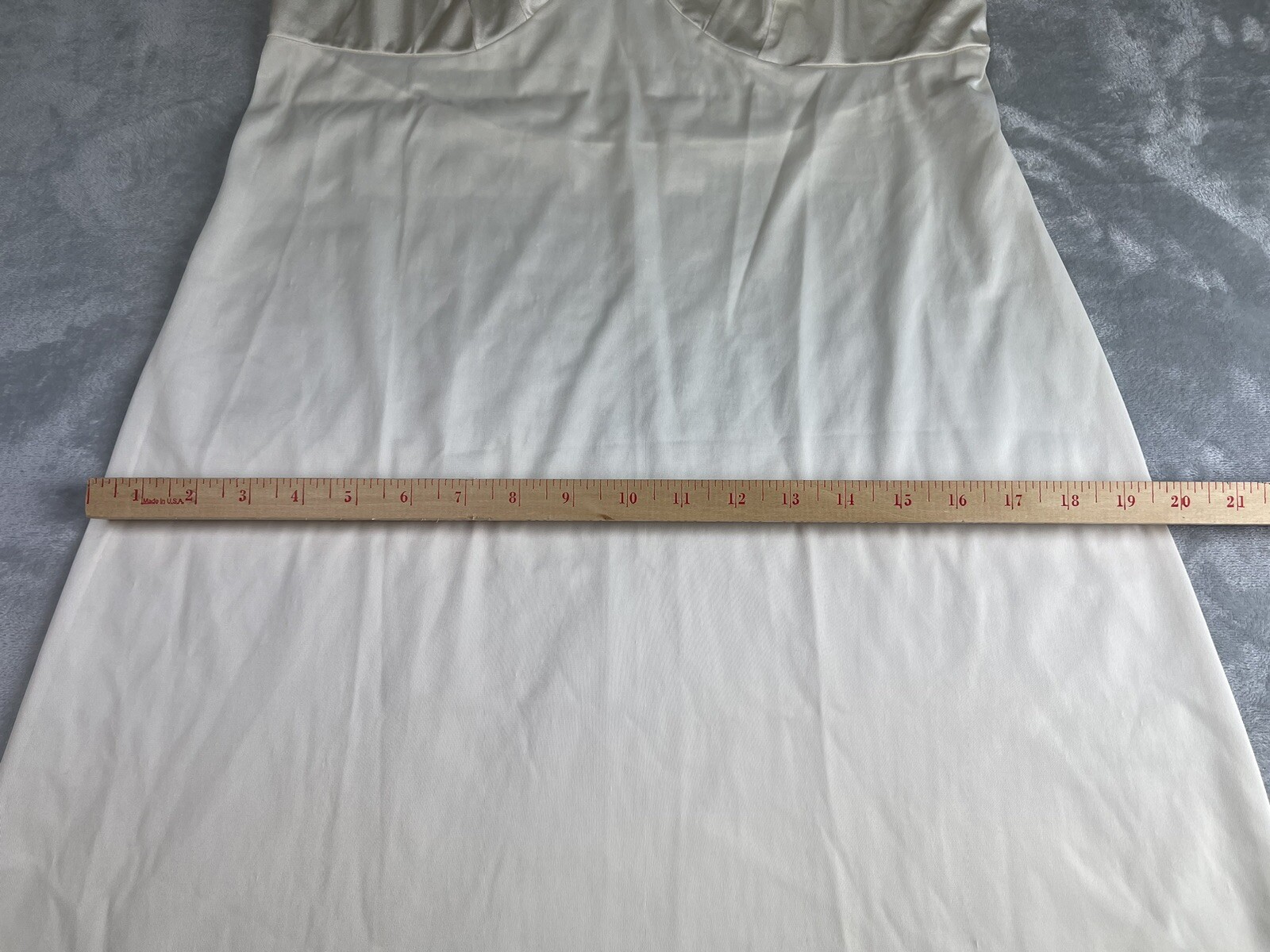 Vanity Fair Ivory Nylon Full-Length Slip Style 10-103 Size 38 24&Prime;/44 Lace Trim