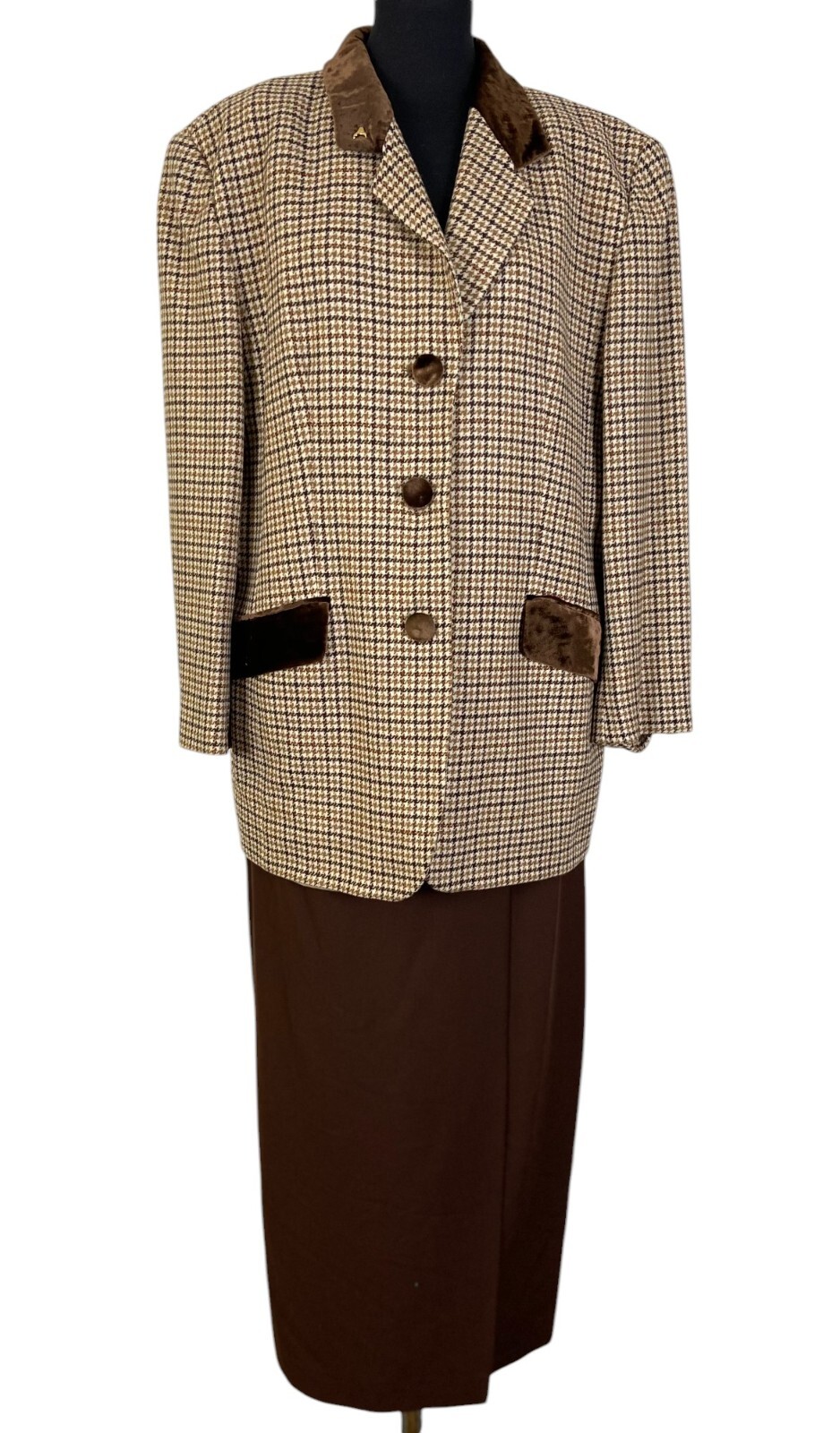 Vintage 1980s Women&rsquo;s Skirt Suit by Mura | Size 44-46