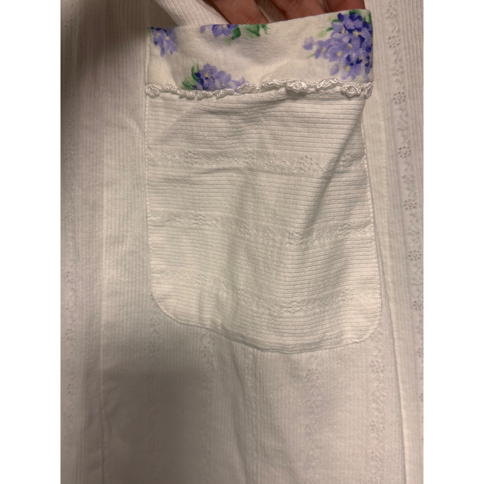 Vintage Eileen West Robe White Pointelle Floral Trim Wrap Petite USA Made 1993