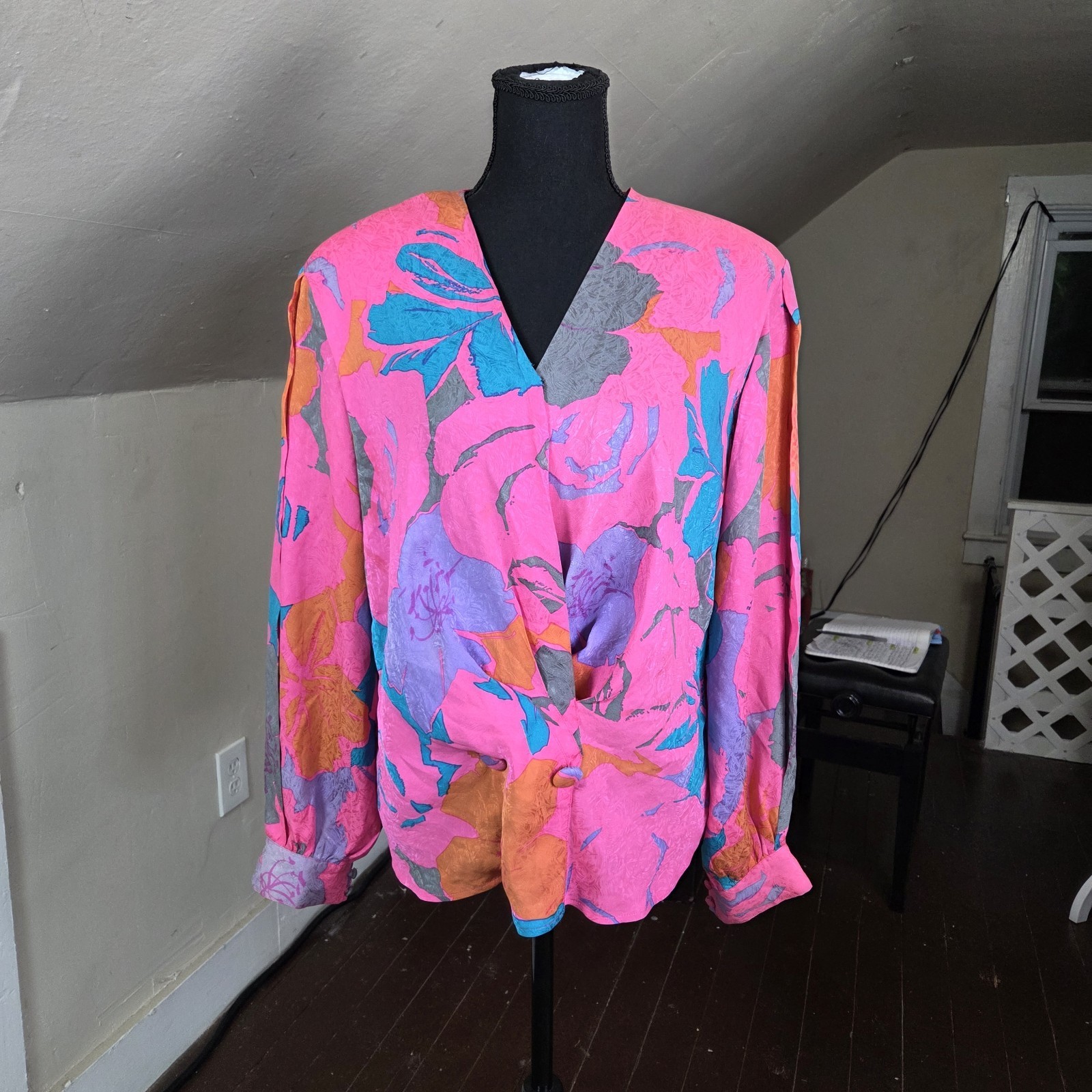 Vintage Flora Kung Silk Abstract Floral Blouse – 100% Silk, 80s / Early 90s