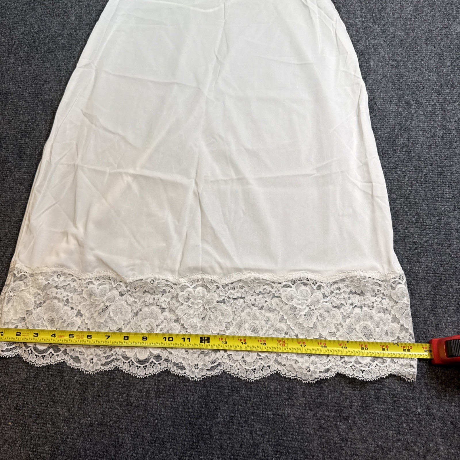 Vintage Lace Trim Pembrooke 36R 1960/70&rsquo;s Mid Century Slip Coquette White Nylon