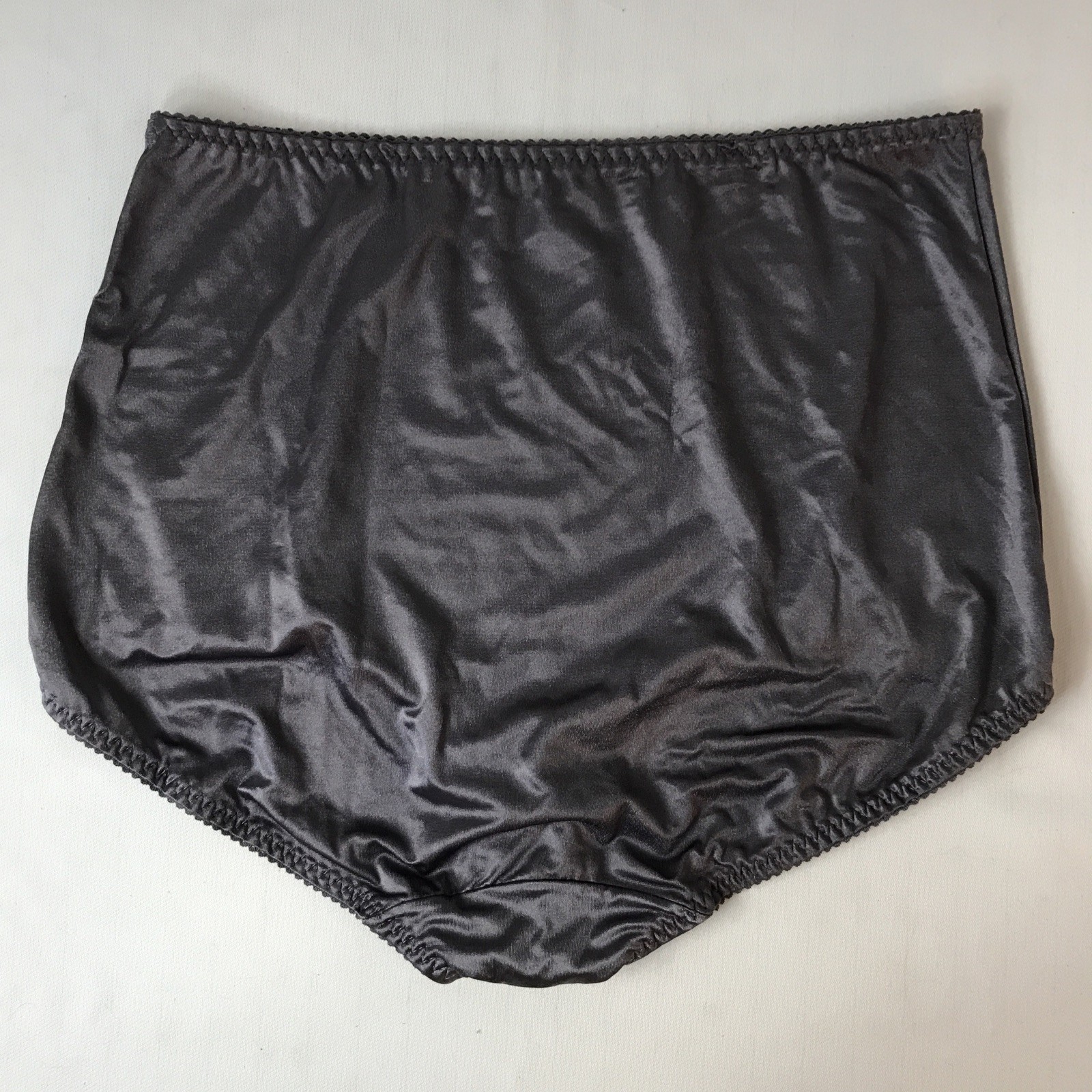 3X Vassarette Undershapers Light Control Panties Second Skin Satin NWT Steele