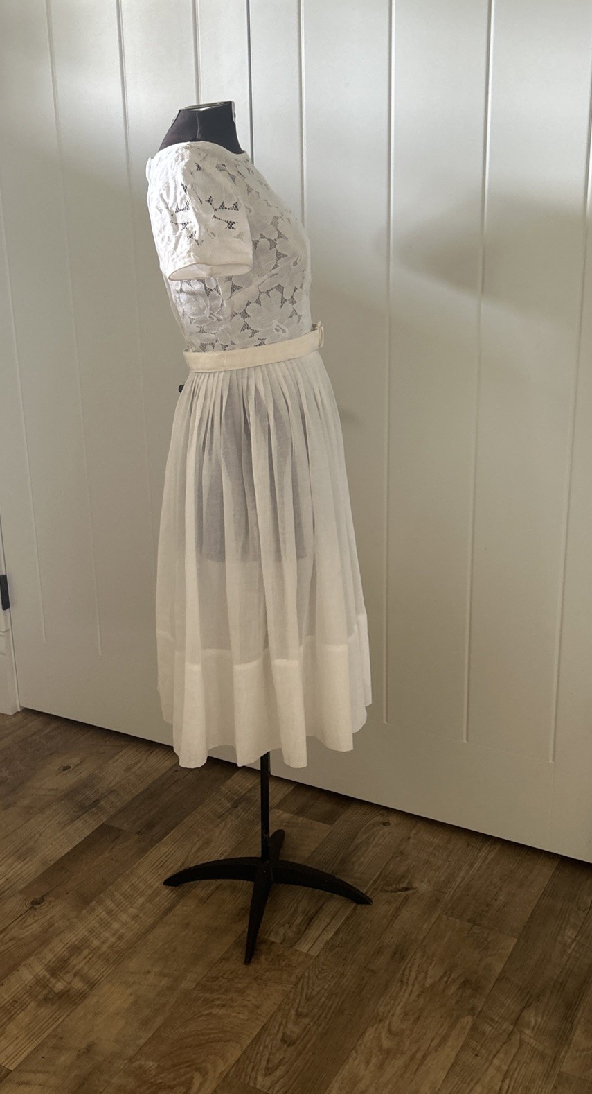 Vintage Late 1950’s L ‘Aiglon Dauphine Petite White Cotton Dress Lace Top