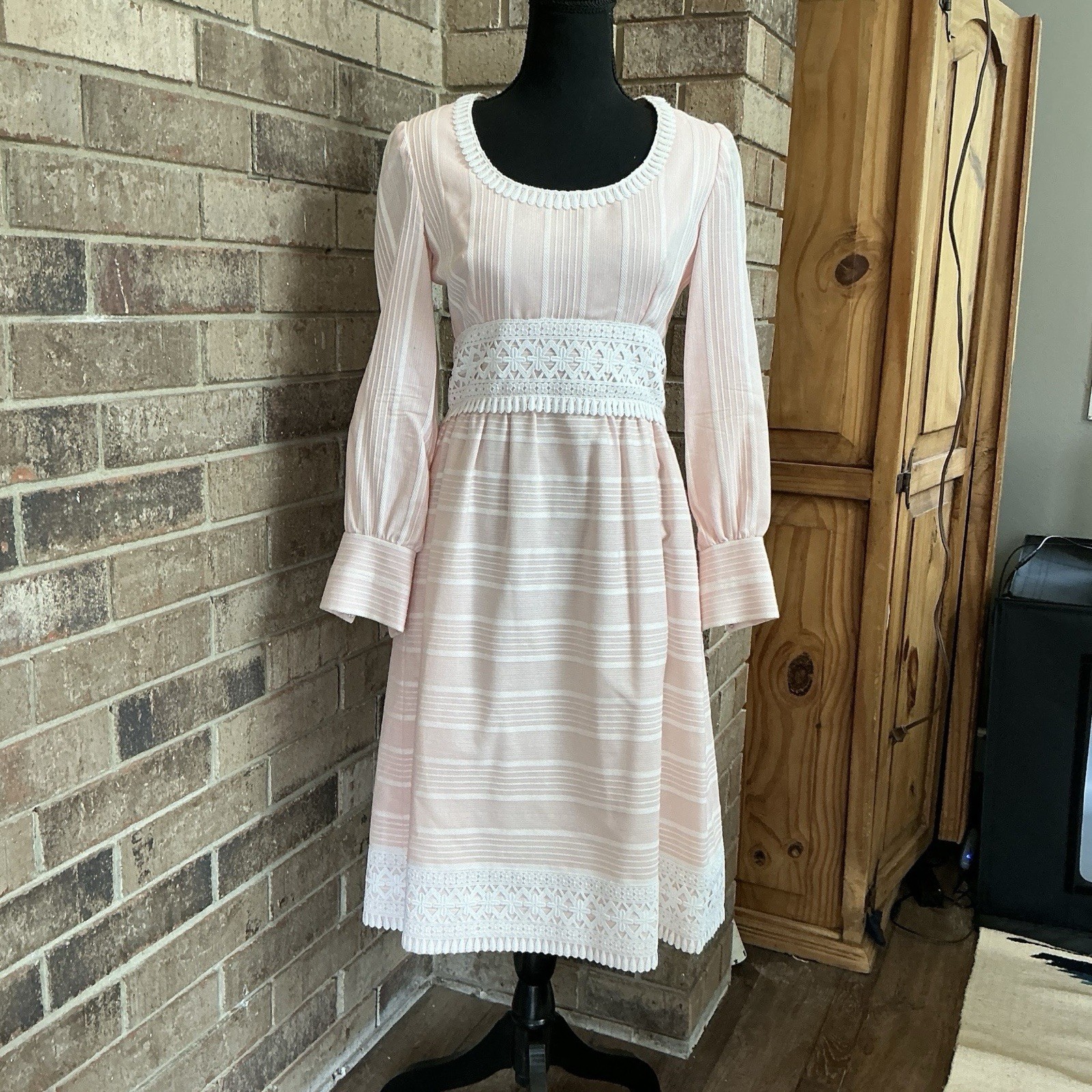 70s VINTAGE Carlye Pink Lace Trim Empire Waist Midi Dress Women&rsquo;s Size XS #30D7
