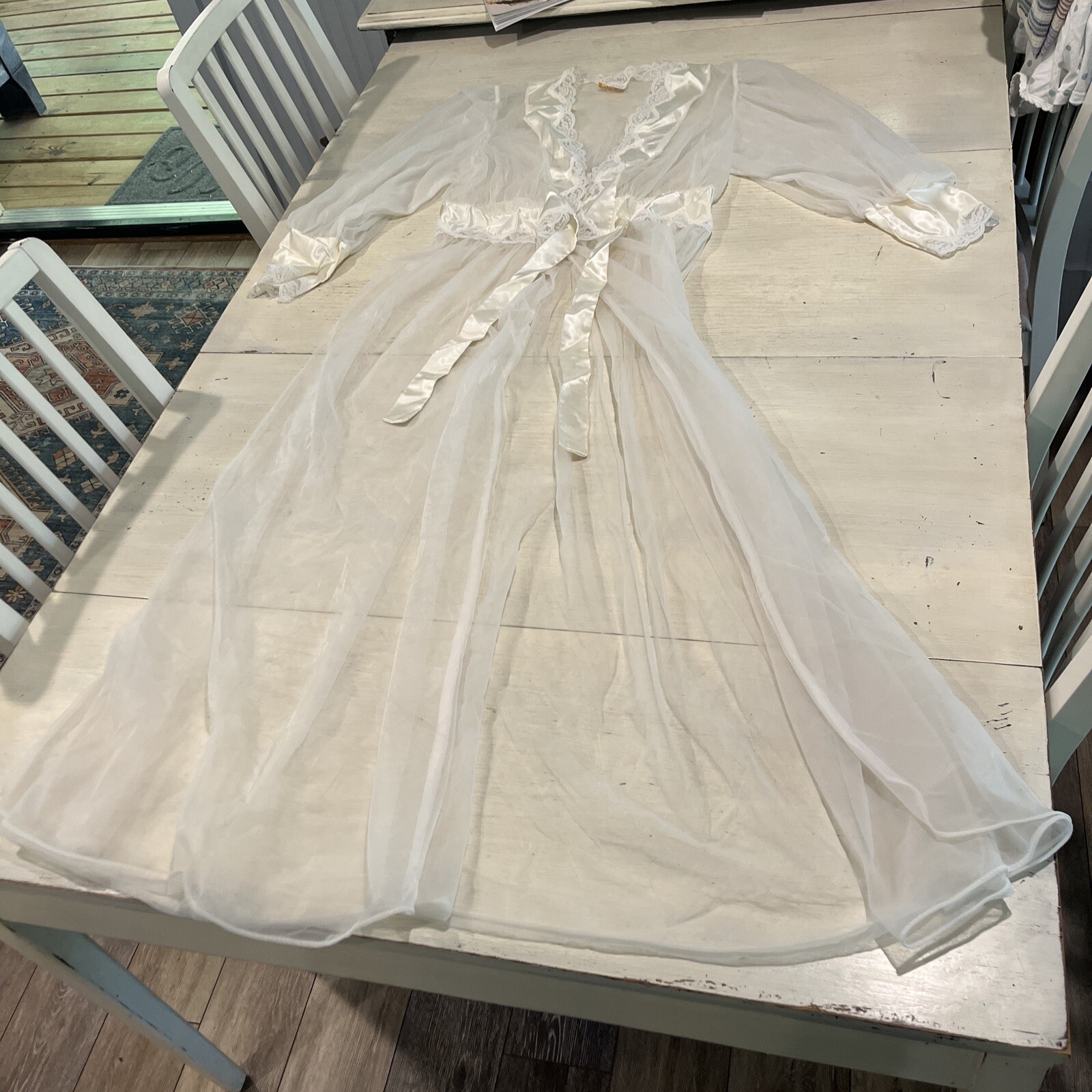 Val Mode Robe Women’s M Ivory Sheer Gorgeous 3/4 Sleeve