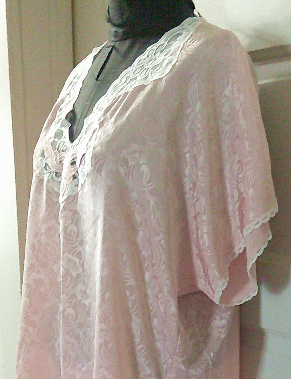 80&rsquo;s VAL MODE Light Pink Lace Accent Cap Sleeve Silky Night Gown L