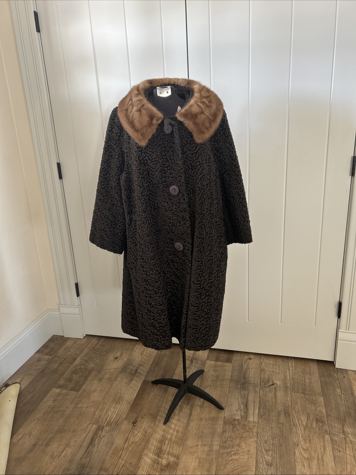 Vtg Women’s Astrakin Styled By Lepshire France Curly Lamb Black Coat Mink Collar