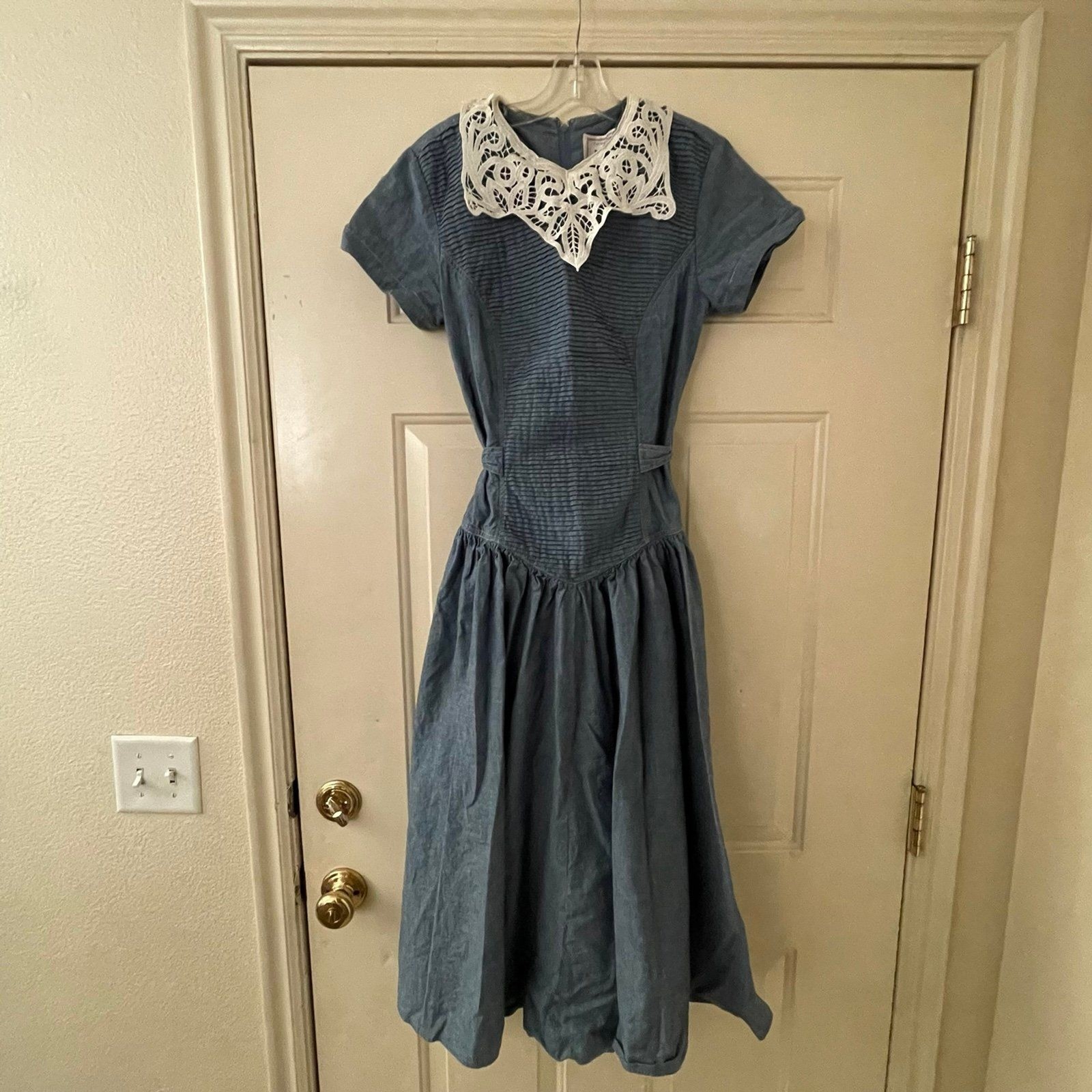 Vintage Lightweight Jean Dress – Stylish & Comfortable for All Seasons