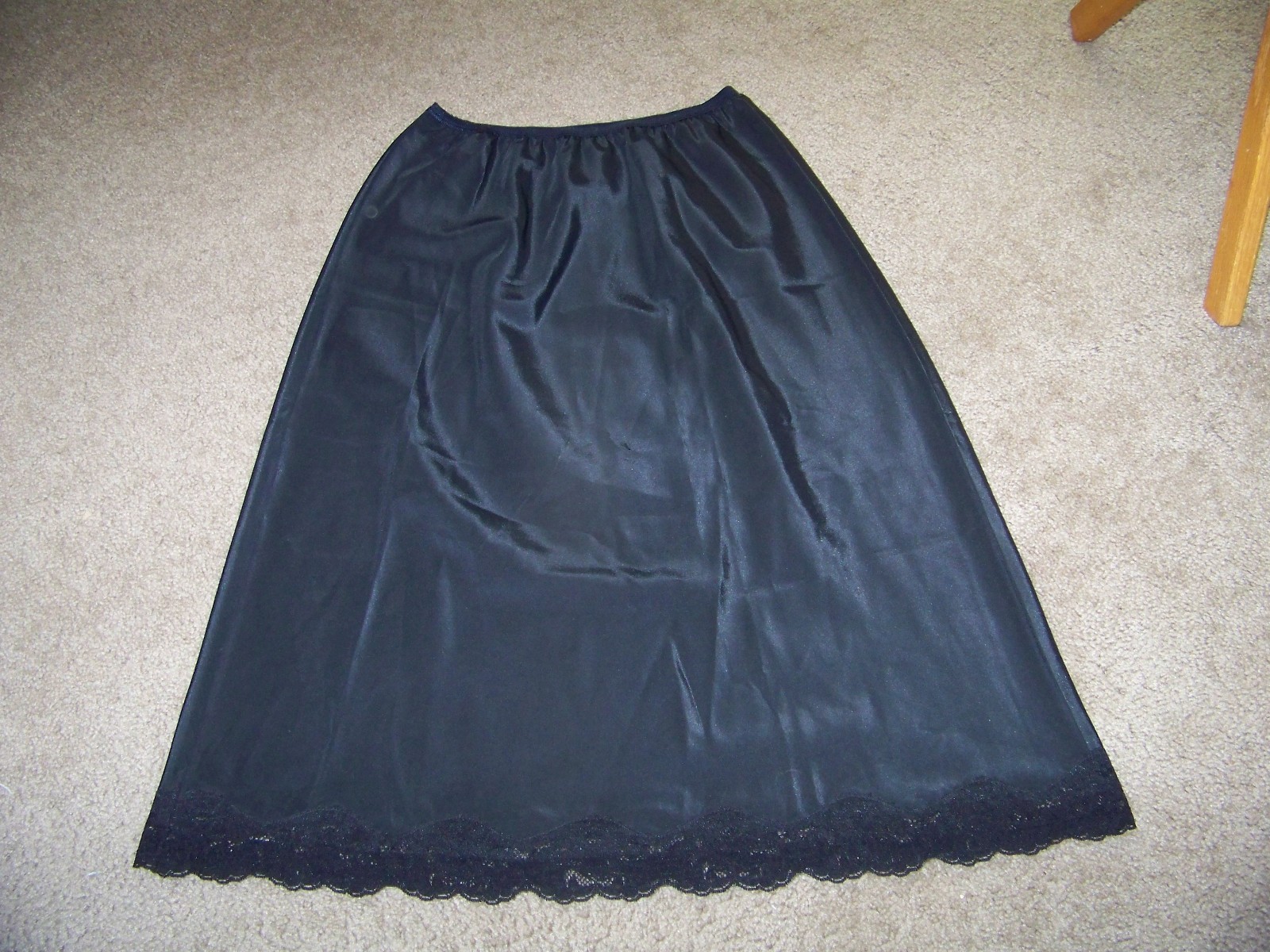 Vintage Womens Long Half Slip Medium Nylon Black w/Lace Made USA CLEAN NICE