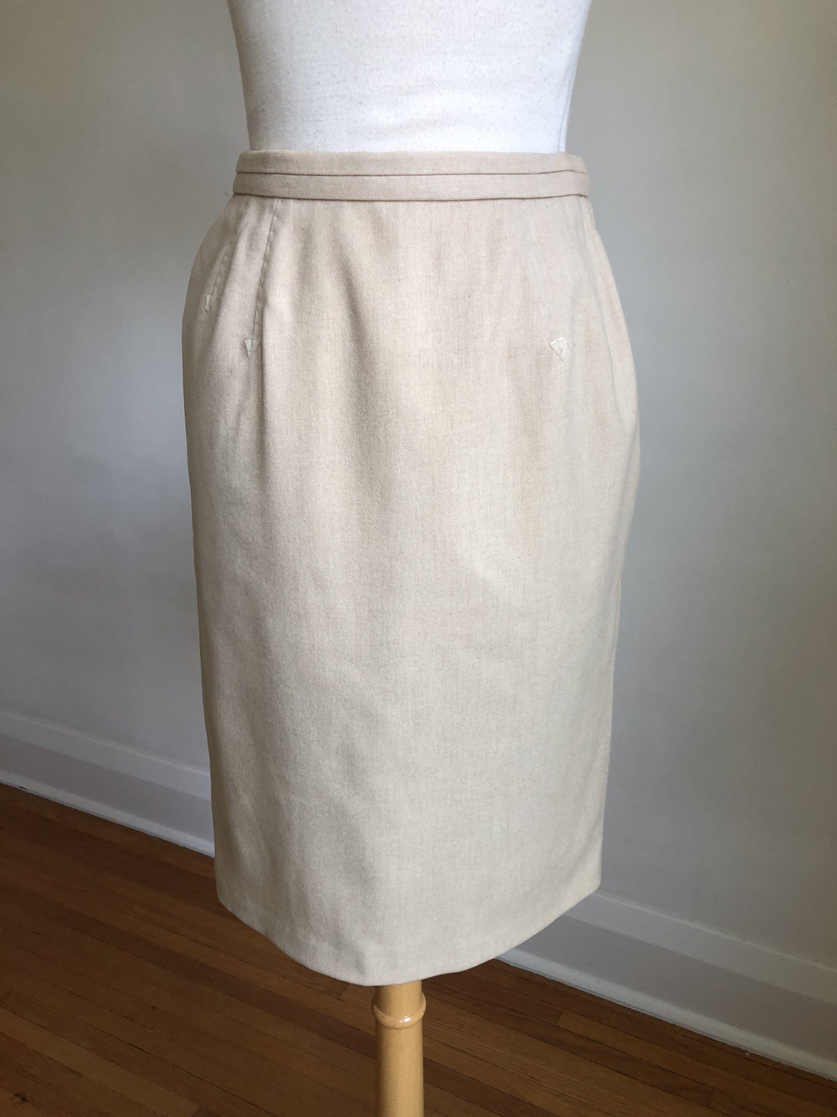 STUNNING VTG DALTON COORDINATES 100% Wool Beige Pencil Skirt SZ XS 24