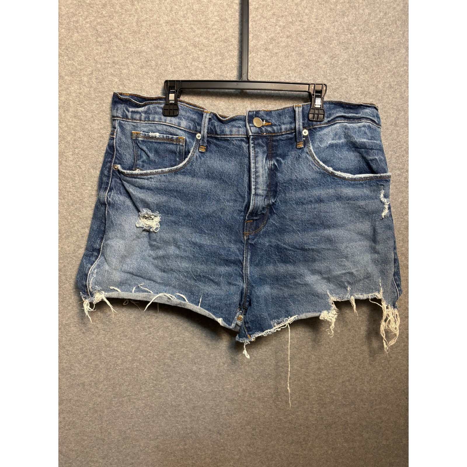 Good American Distressed Denim Shorts Size 12 Cutoff Y2K Festival Jean Shorts