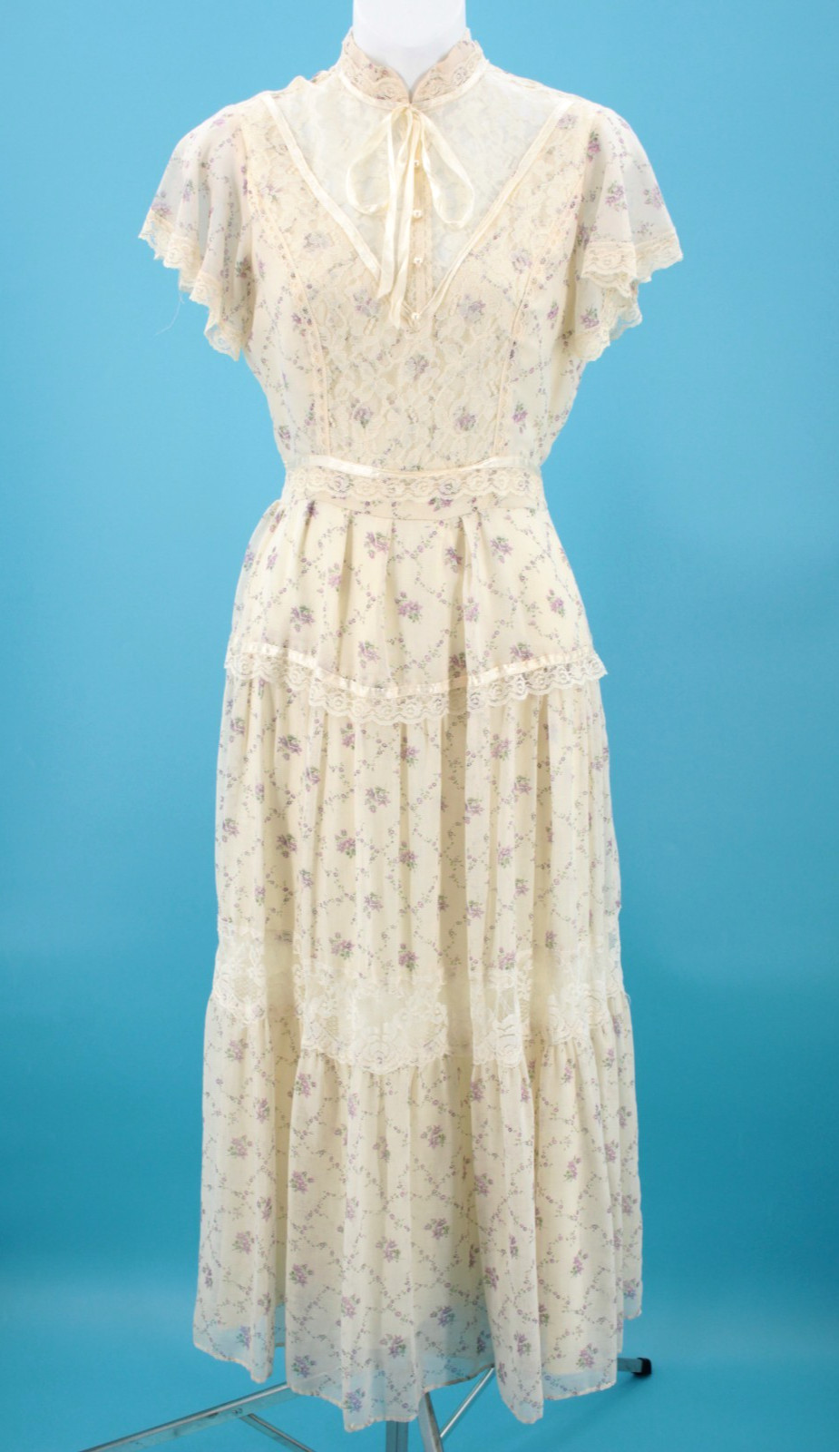Vtg Women&rsquo;s 70s Cream & Purple Floral Midi Prairie Dress W/ Lace Trim S/M 1970s