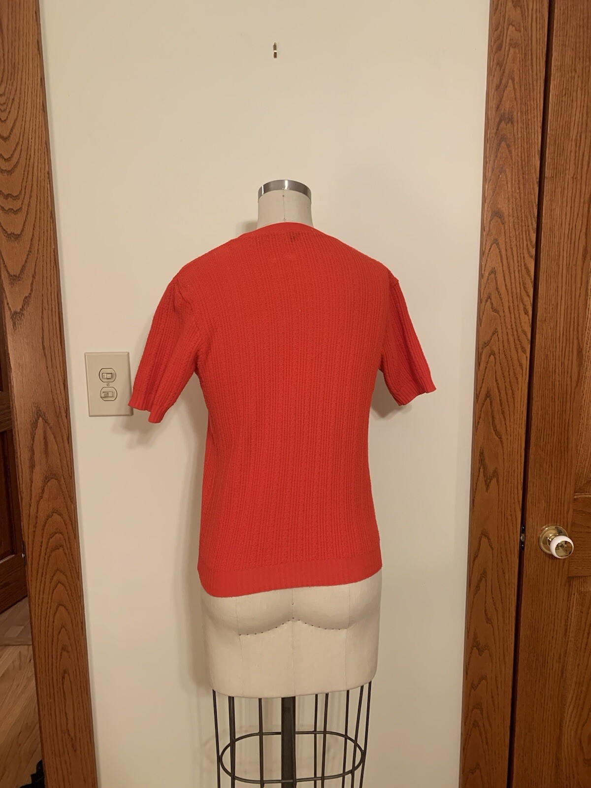 VTG miss holly red orange pull over head short sleeve sweater 100% Polyester L