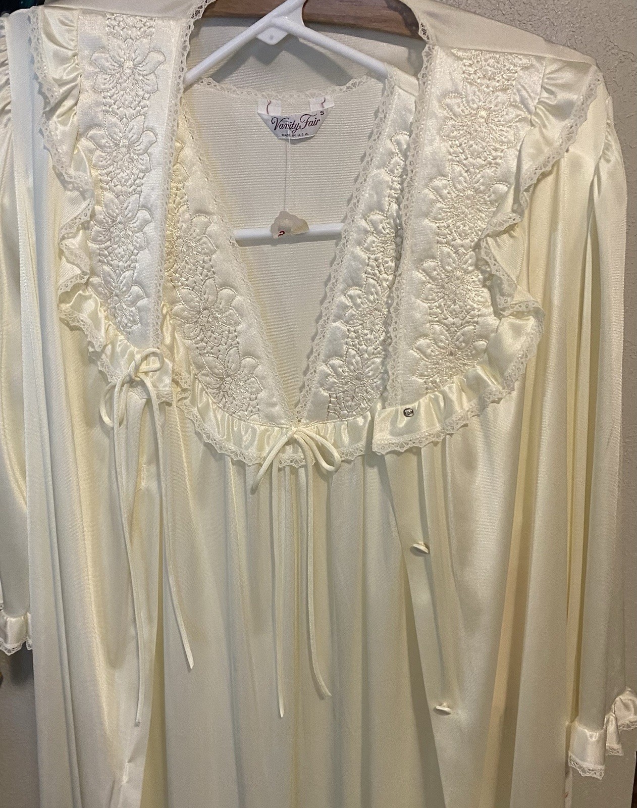 Vintage VANITY FAIR Glacier Wht Glissanda Tricot Nylon Short Nightgown Set S NWT