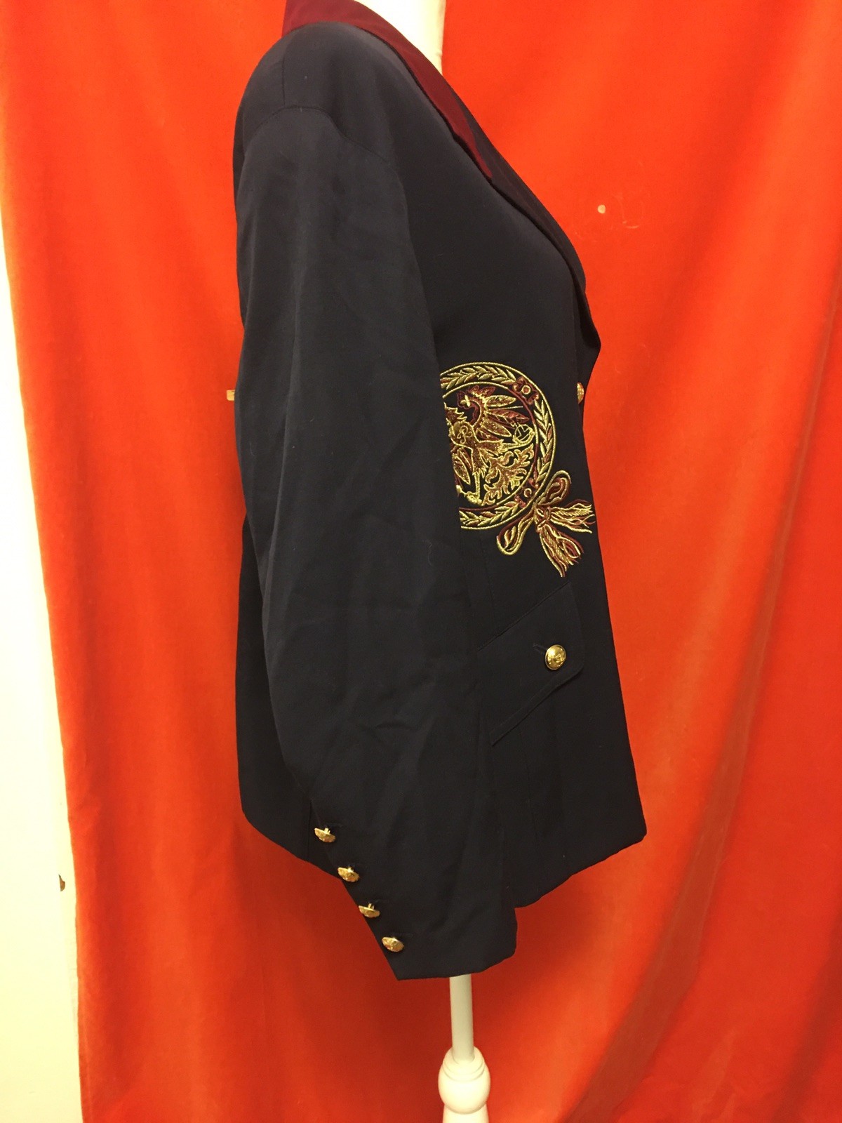 Laurel by Escada metallic crest wool blazer gold button stand collar size 44