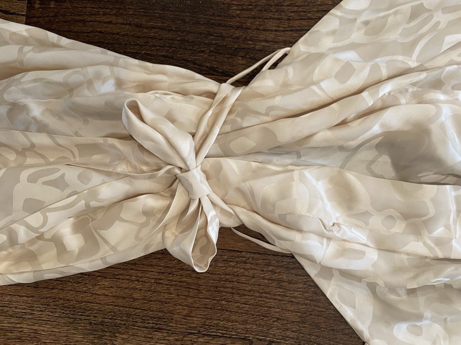 Vintage Robe 100% Silk Cream Beige Patterned Hong Kong FOUR SEASONS OS Luxury