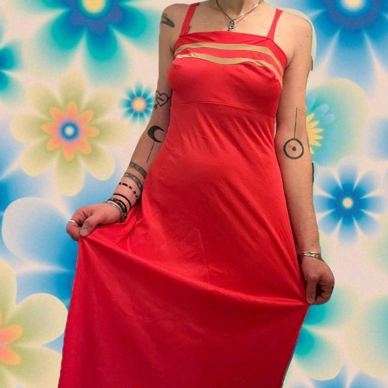 RED AND GOLD VINTAGE LATE 1950s / EARLY 1960s ROGERS HOSTESS GOWN
