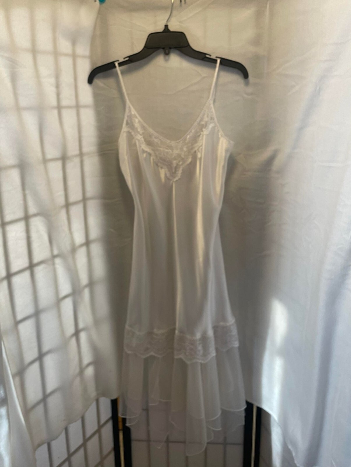 Vintage EUC Lady Cameo Dallas White Satin Bridal Slip Size Small