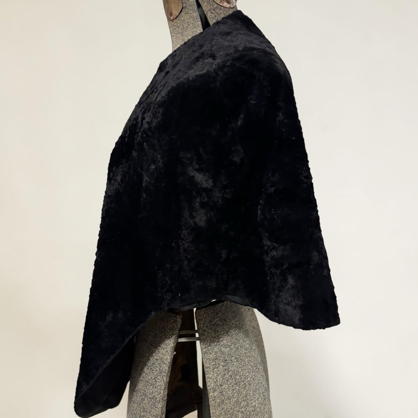 Antique 19thC Victorian Mourning Blouse Bodice Velvet Capelet Funeral Clothing
