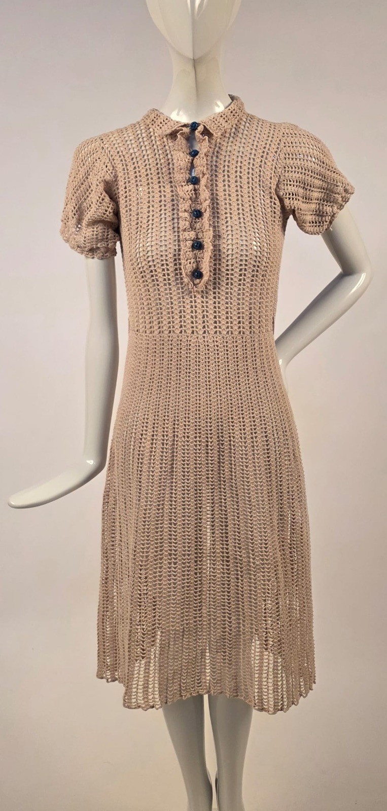 1930’S OFF WHITE HAND KNIT DRESS W BUTTON RUFFLED FRONT + PUFF SLEEVES