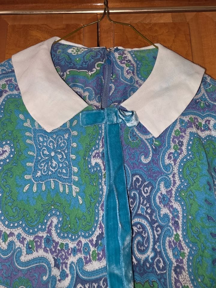 Vintage 1960s/ 70s Junior Touch Mod Groovy Pasley Cotton Mini Dress SM