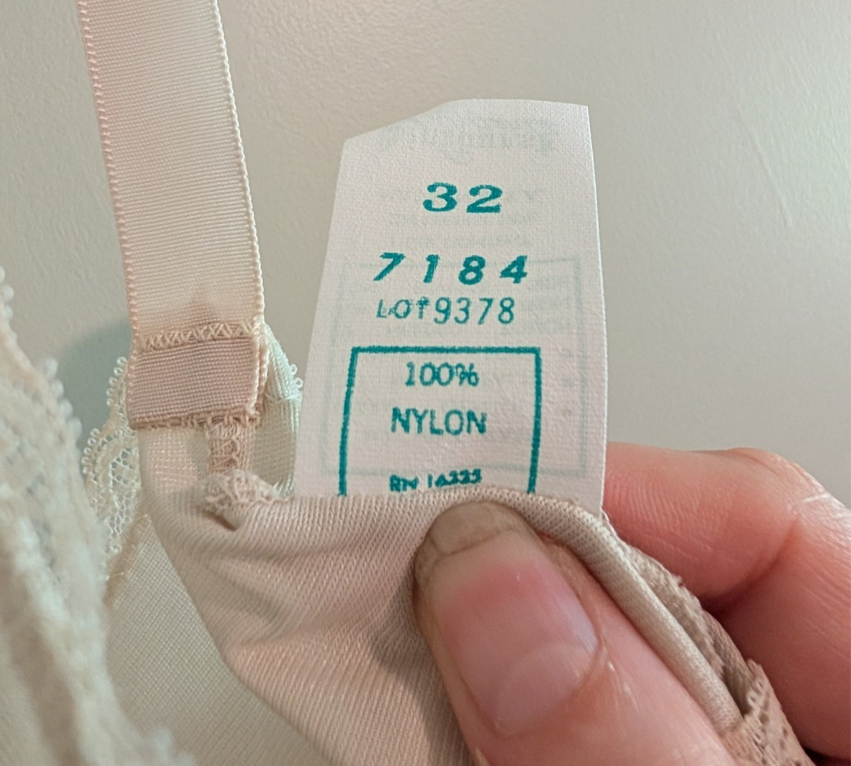 Vintage Pinehurst Beige Size 32 Full Slip Style 7184 100% Nylon MADE IN USA
