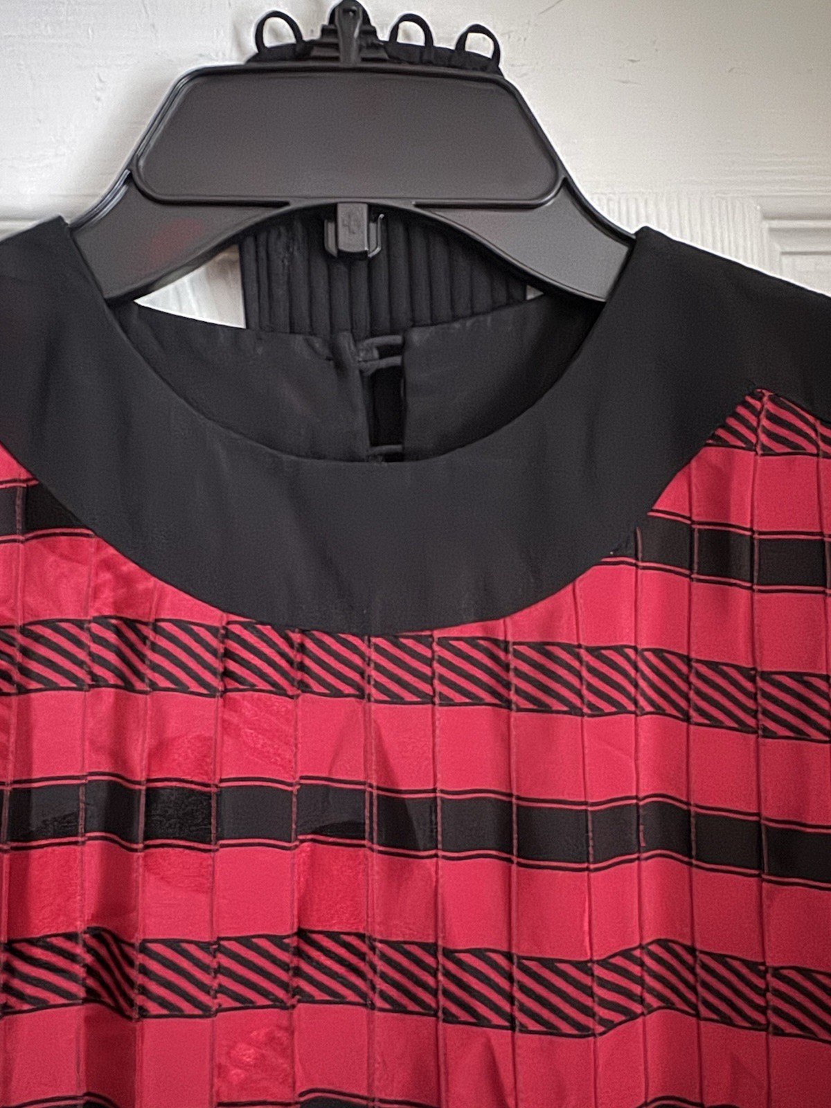 Vintage Aurora Ruffolo Custom Made Silk Satin Black/Red Pleated Dress Size 10/12