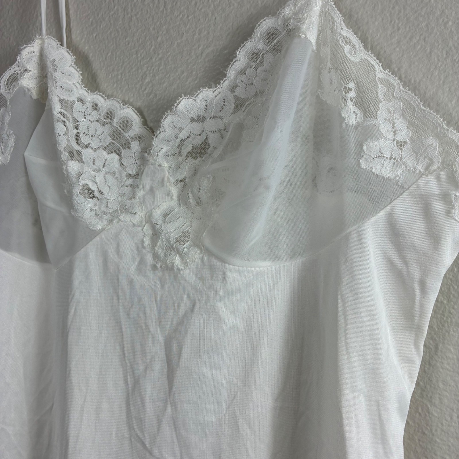 VTG 70s Hollywood Vassarette Ivory Lace Trim Full Slip Dress 36 (M)