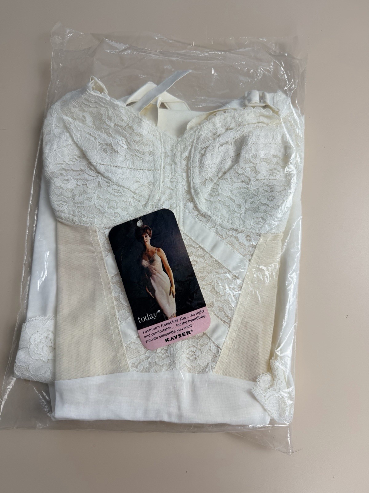 Vintage Kayser Bra Slip Size S / 32 A Lace Trim White Boudoir Glam Pinup Unworn