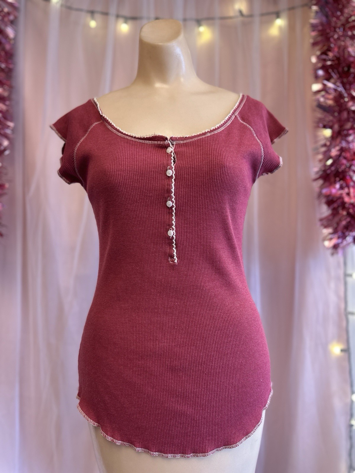 Vintage Y2K 2000s Ribbed Stretchy Short Sleeve Top Tee Deep Pinky Red S/M/L