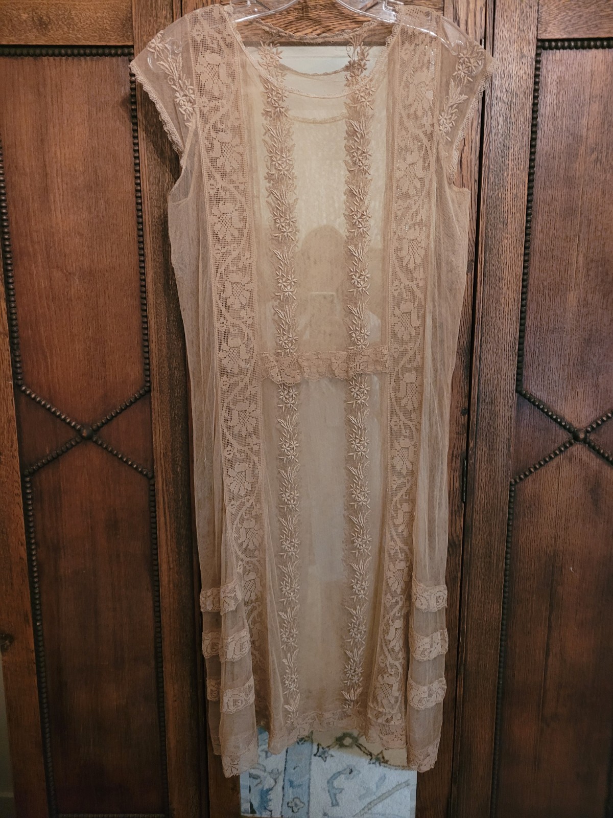 ANTIQUE 1920&rsquo;S BEIGE EMBROIDERED NET LACE DRESS 38 INCH BUST