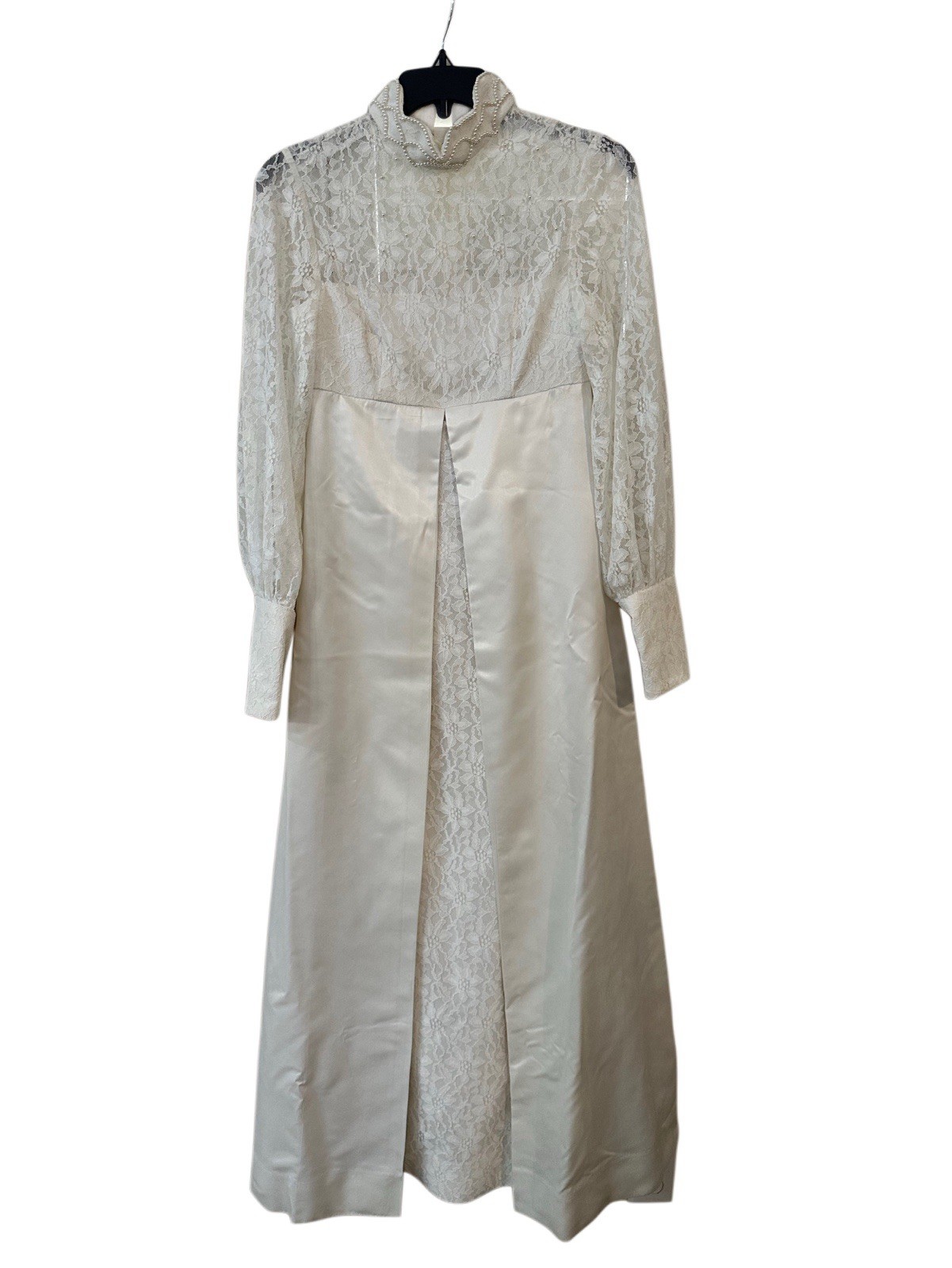 Late 1960’s Vintage Lace Wedding Dress L 53” Train L 68” Veil L 27.5” Size XS