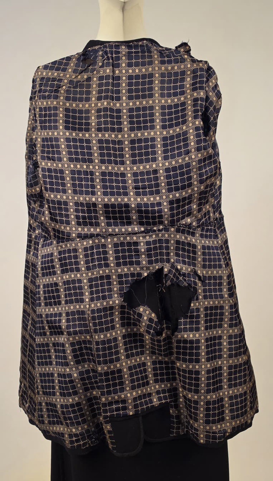 HIGH STYLE EDWARDIAN NAVY WOOL WALKING SUIT W BRAID DETAIL EDGING
